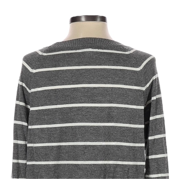 Banana Republic Merino Wool Blend Gray Stripe Pullover Sweater Size XS - Picture 4 of 8